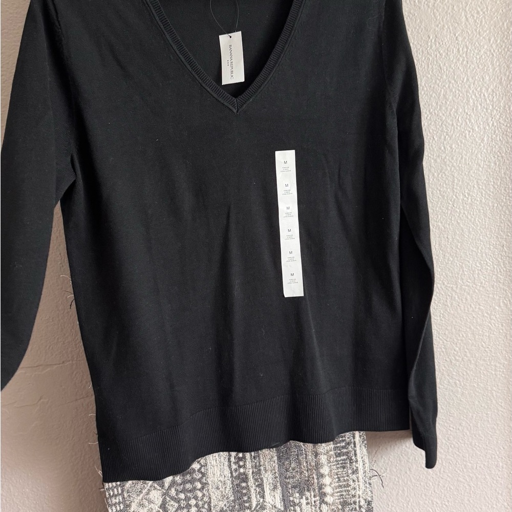 Banana Republic Men's Charcoal V-Neck Sweater
